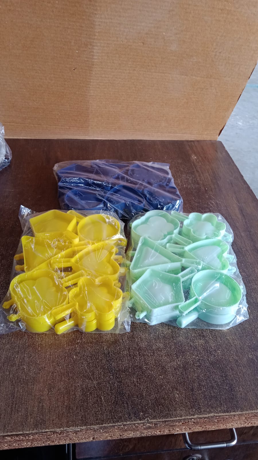 Plastic Cookie Cutter Mould Set (6 Pc) Plastic Cookie Cutter Mould Set (6 Pc)